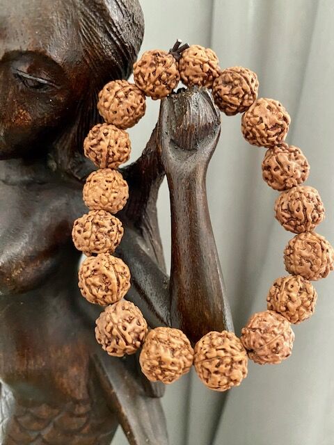 Rudraksha náramek 