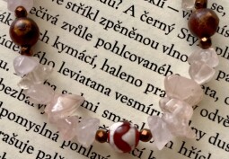 Náhrdelník s DZI korálky 3 oka a Kůň